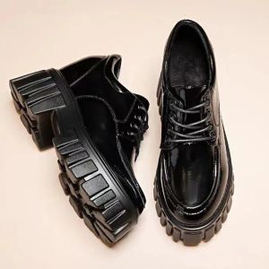 Oxfords Hidden Heels Platform Shoes Oxford pour femmes automne d'hiver Laceup chaud appartements femme coins chaussures en cuir brevet zapatillas mujer