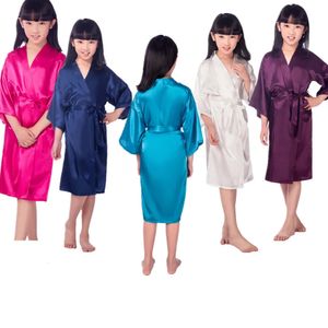 Pyjamas en gros filles solide soie satin kimono robes enfants enfants peignoir vêtements de nuit bain chemise de nuit pour mariage spa fête anniversaire 231121