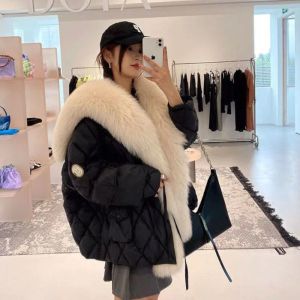 Parkas 2023 Hiver Nouvelles femmes Big Luxury Faux Fox Fur Fur Collar Meuffy Puffler Veste Plume Feme Female Snow Outwear Windproof