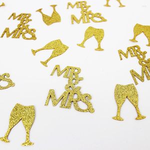 Décoration de fête 100pc / pack MrMrs Glitter Rose Gold Paper Confetti Bachelorette Mariage Engagement Table Scatter Décor DIY Supplie