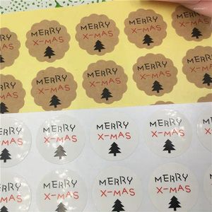 Décoration de fête 200pcs / lot de Noël Série de Noël auto-adhésive Kraft Round Paper Autocollants pour sacs-cadeaux Boîtes d'étiquette Scellon