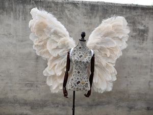 Decoración de fiesta Beige blanco imitación pluma de avestruz mariposa ala de Ángel para boda cumpleaños decoración creativa accesorios de fotografía