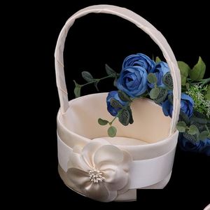 Décoration de fête Élégant Satin Lisse Floral Bourgeon Fleur Fille Panier Romantique Blanc Mariage Suspendu Cérémonie Décor Drop Delivery 2021 Dhvot