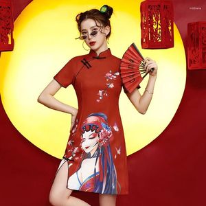 Robes de fête Femelle Style chinois Pékin Opéra Huadan Red Amélioration de Cheongsam Femmes Modern Temperament Daily Slim Mini Robe Qipao