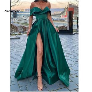 Robes de soirée de l'épaule vert émeraude satin longues robes de bal avec jambe fendue col en V longueur de plancher arabe robe de soirée de soirée 220923