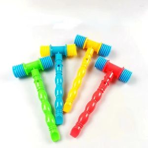 Favor de la fiesta Color aleatorio 1 PC Educational Toy Kids Knocking Hammer Whistles Forma de instrumento Musical Regalo vocal