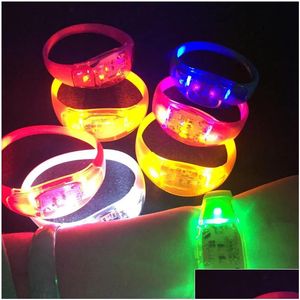 Favor de fiesta Sile Sonido controlado Pulsera de luz LED Suministros festivos Activado Resplandor Flash Brazalete Pulsera Favores de regalo Venta al por mayor Carn Dhj5M