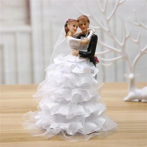 Party Supplies Fashion Weeding Cake Topper Resin Lightweight Wedding Couple State Doll Lovely
