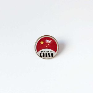 Partys Fabriqué en Chine Broche de drapeau national Coupe du monde de football Broche de haute qualité pour banquet, décoration de cadeau, badge en métal commémoratif en cristal