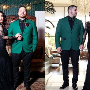 Pastoral Style Groom Wear Garden Wedding Tuxedos Chaqueta verde y pantalones negros Solapa en pico Dos piezas Slim Fit Trajes de hombre Novio Formal Party Blazer Pantalones