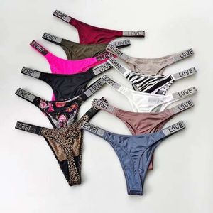 Designer Women LOVE Letter Rhinestone Panties G-string Underpants T-back Briefs Victory Sexy Underwear Women Ladies Secreted Panties