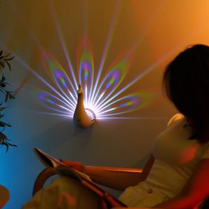 Lampe de Projection de paon LED veilleuse murale Table décorative humeur Droplight pour les enfants. Comme cadeaux d'anniversaire Wo 231225