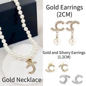 Collar de perlas Conjunto de joyas de diseñador Collares pendientes Aretes Cristal de diamante Oro Plata Cadena de eslabones de moda Mini Tamaño Stud 241w