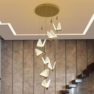 Lámpara colgante Moderna en forma de mariposa Iluminación de araña para sala de estar Luz de escalera Dormitorio Lámparas de noche Escalera giratoria Candelabros largos