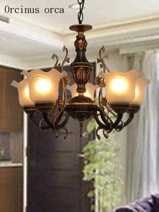 Lampes suspendues Style américain Antique fer lustre salon chambre européenne luxe classique lampe en verre