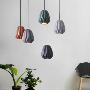 Pendants lampes nordiques minimalistes modernes créatifs simples simples couches de lit de lit papaya petit lustre inscrit à manger le restaurant LED LED