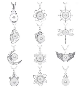 Pendentif Colliers 12pcs styles mixtes bouton pression collier 18mm métal coeur fleur lune boutons pression pour femmes bijoux cadeau