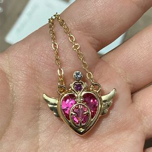 Pendentif Colliers Anime Sailor Moon Cosplay Collier pour femmes filles Crystal Wing Heart Chocker Party Bijoux Props 231213