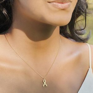 Collares colgantes Concientización sobre el cáncer de mama Cinta Collar de SIDA Encanto de acero inoxidable Oro Rosa Amor Caridad Bufanda cálida EncantosColgante