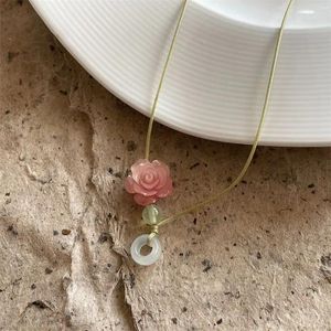 Colliers pendants Style chinois Pêche Rose Rose Sécurité Collier Boucle avec conception de minorités Hanfu Accessoires de perles