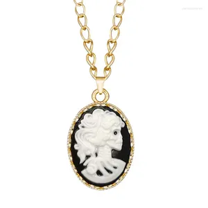 Collares colgantes Classic Cameo Skulls Head Collar para mujeres Color oro Moda Lady Skeletons Hollow Flower Jewelry