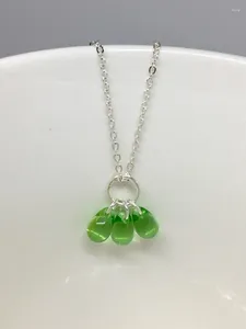 Colliers pendentifs Collier en verre vert péridot délicat Trio Briolette Bijoux tchèques Cadeau pour son mariage Royaume-Uni