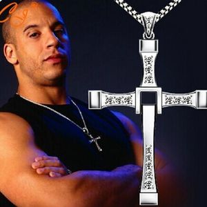 Pendentif Colliers Bijoux européens et américains Toredo Speed Passion 8 Cross Collier pour hommes avec chaîne de pull de vêtementsPendant