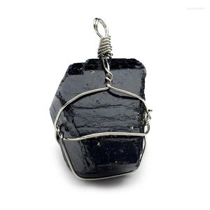Collares pendientes Envoltura de alambre hecha a mano Turmalina negra natural Piedra cruda Cristal Jet Ore Protección contra la radiación Joyería artesanal