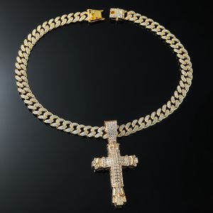 Hip Hop hommes rappeur diamant pendentif collier brillant crucifix pendentif micro-insert zircon boîte de nuit accessoire pull clavicule chaîne cubaine