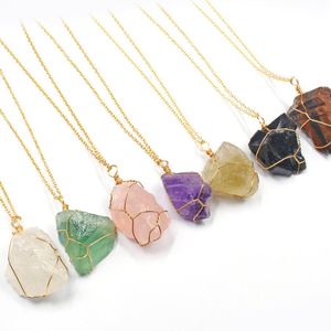 Collares pendientes Collar de piedra natural para mujeres, hombres, cadena de color dorado, envoltura de alambre, Irregar, cuarzos reales, collar, joyería de Reiki, regalo Dhckk