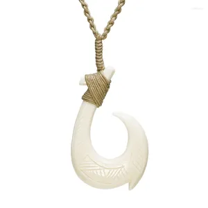 Pendentif Colliers NGX121 Bijoux faits à la main pour hommes Zélande Maori Tribus Yak Bone Fish Hook Femmes Corde Tissage Collier pour le surf