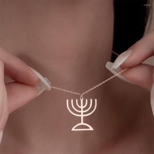 Collares colgantes Retro Judío Menorah Acero inoxidable Judaica Hebreo Israel Lámpara de fe Hanukkah Collar Joyería religiosa para mujeres Hombres