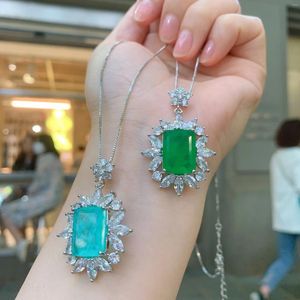 Pendentif Colliers Spring Qiaoer Charm Emerald Paraiba Tourmaline Gemstone Lake Blue Green Stone Collier Bijoux Cadeau d'anniversaire