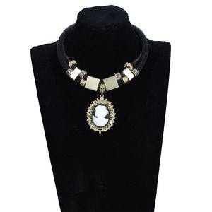Collares pendientes Vintage Cadena de cuero negro Charm Oval Cameo Custom Boho Collar de mujer