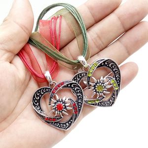 Pendentif Colliers Vintage Collier Sculpté Edelweiss Fleur Charme Multicolore Ruban Corde Dirndl Costume Bijoux En Gros