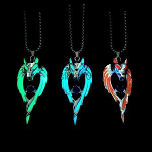 Colliers pendentif Vintage Rock Hip Hop coeur loup Totem brillant lumineux dans le collier sombre pour Halloween Club avec chaîne en acier inoxydable x1009