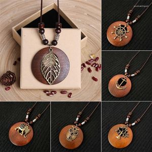 Colliers pendants vintage en bois rond rond