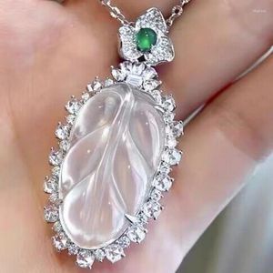 Colliers pendentif en gros style chinois - comme calcédoine blanche feuille agate collier de jade pour femmes approvisionnement en direct