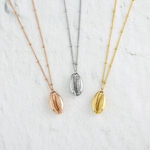 Colliers pendentif en gros collier de coquillages de mer conque en acier inoxydable de haute qualité avec chaîne de perles pour bijoux de plage 10 pcs/lot