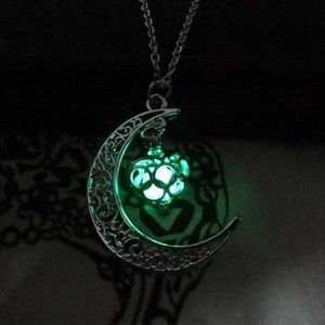 Collares pendientes Collar de mujer Vintage Moon Glowing Gem Charm Jewelry Mujeres Hollow Luminous Stone Gifts A1