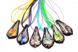 Pendentif Colliers Yingwu Mode En Gros 6 pcs Lot À La Main Murano Murano Verre Mélange Couleur Noir Fleur Feuille Pendentifs Charms Collier