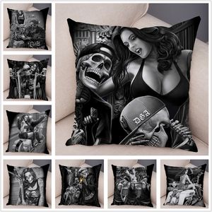 Taie d'oreiller Crâne de moto et fille sexy Housse de coussin pour canapé Décor à la maison Dessin animé Jour des morts Taie d'oreiller Taie d'oreiller en peluche douce 220623