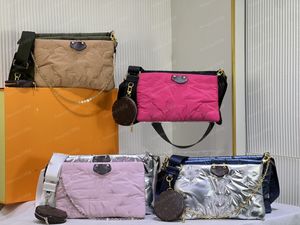Oreiller MT Maxi sac de messager design fourre-tout de luxe sac à main chaud d'hiver pour femme accessoires en nylon Econyl avec porte-monnaie rond fleur pour femme ensemble 3 pièces M21056 M57899
