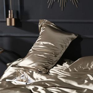 Oreiller sisisilk luxe 100% satin de soie satin doré taie d'oreiller en gros couleur solide soie couverture d'oreiller standard saine pour la beauté