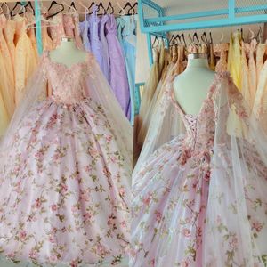 Robe de Quinceanera florale rose 2023 avec Cape Sweet 16 robe de bal robes de coing dentelle robe de 15 Anos fleurs 3D Organza à lacets dos