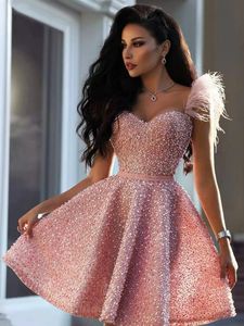 Robes de Cocktail de luxe rose robe de bal courte paillettes de cristal plumes robes de retour femmes robe de remise de diplôme élégante 231228