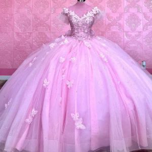 Vestidos de quinceañera rosados ​​con mariposas Apliques Cuello en V Cristales con cuentas Mangas cortas Bpw Vestido de fiesta de princesa dulce personalizado Vestidos estidos