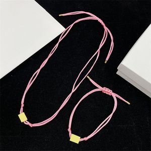 Collares de solitario rosa para mujer, collares con colgante de cuerda ajustable, pulsera pequeña y bonita para mujer