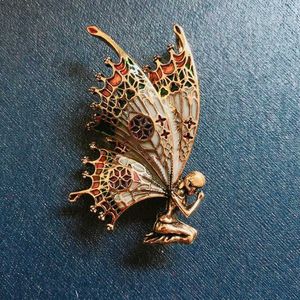 Pins Broches Ins alliage goutte d'huile prière papillon fée mignon adapté aux accessoires de fleur de poitrine de filles et de mode G220523