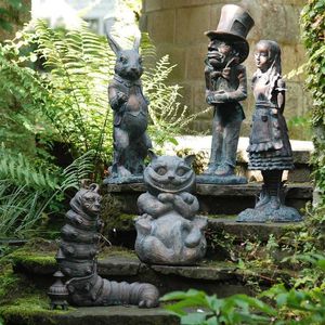 Planteurs Pots Resin Alices Adventures in Wonderland Decorative Garden Statue 22-25cm Niveau Figure Sculpture Lapin Decoration de salle à domicile Q240429